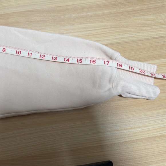 Offline By Aerie Hoodie Cropped Cream Sz XS OFFLINE Spell Out Beach Vacay Summer - Picture 7 of 7